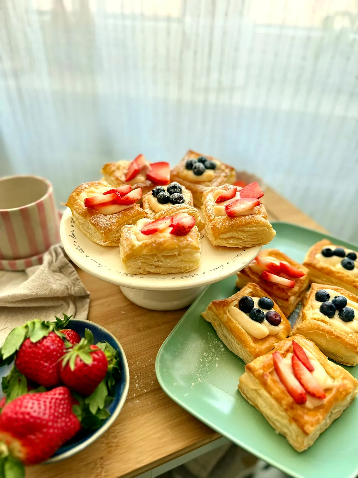 Vanilla and Strawberry Baskets – The Perfect Dragobete Treat