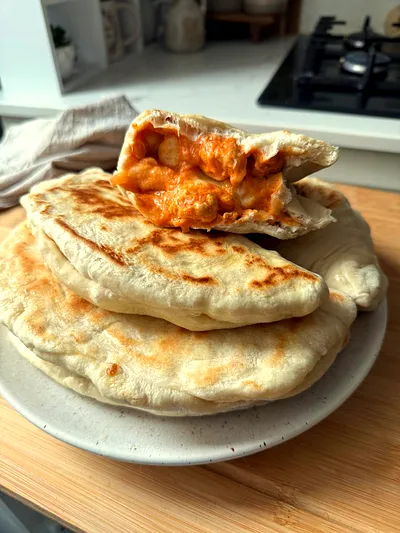 Lipii Pufoase Umplute cu Pui și Mozzarella 🌯🧀