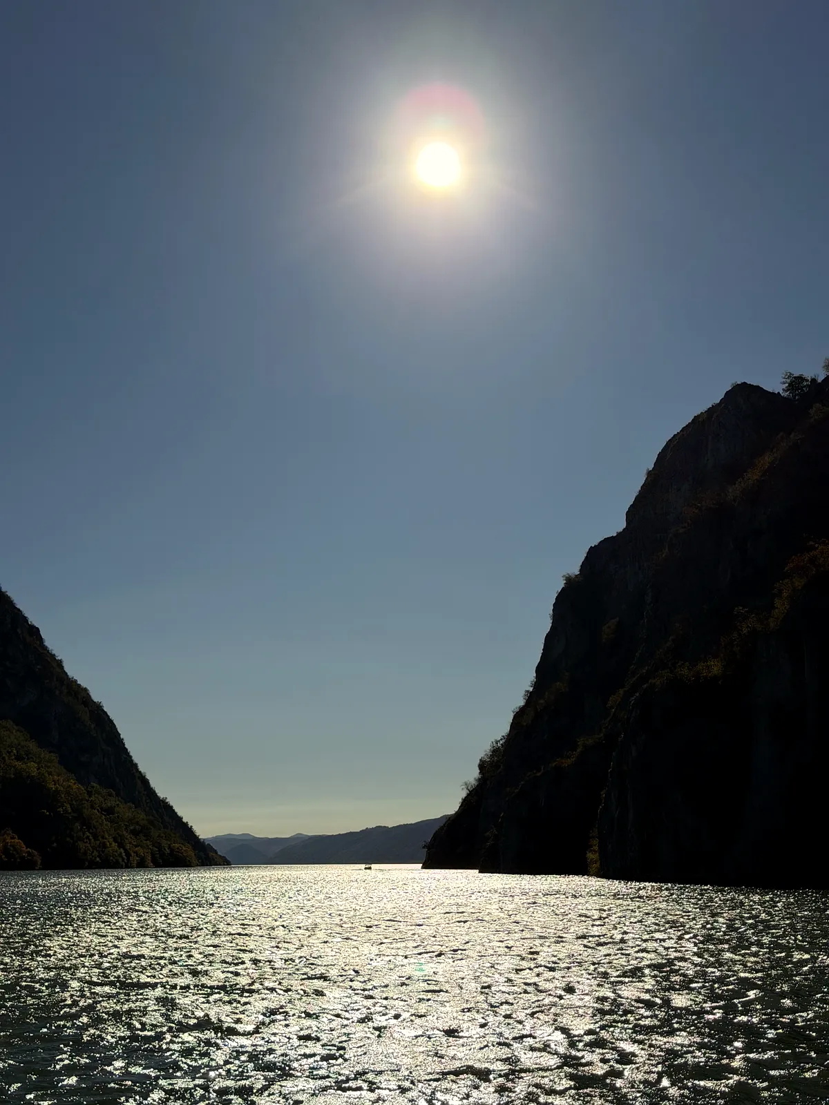 Cazanele Dunării: Un Defileu de Poveste la Granița cu Serbia