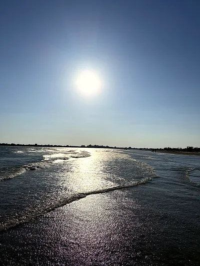 Sfântul Gheorghe: Unde Dunărea se varsă în mare și Cetatea Enisala